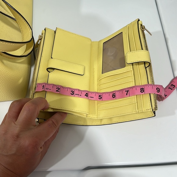 Michael Kors, handbag and wristlet - Picture 14 of 15